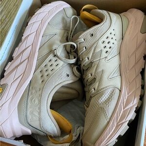 Almost New HOKA Anacapa Breeze Low Women’s 10.5B